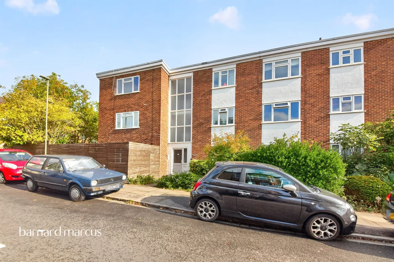 Friern Park, London, N12, photo 14