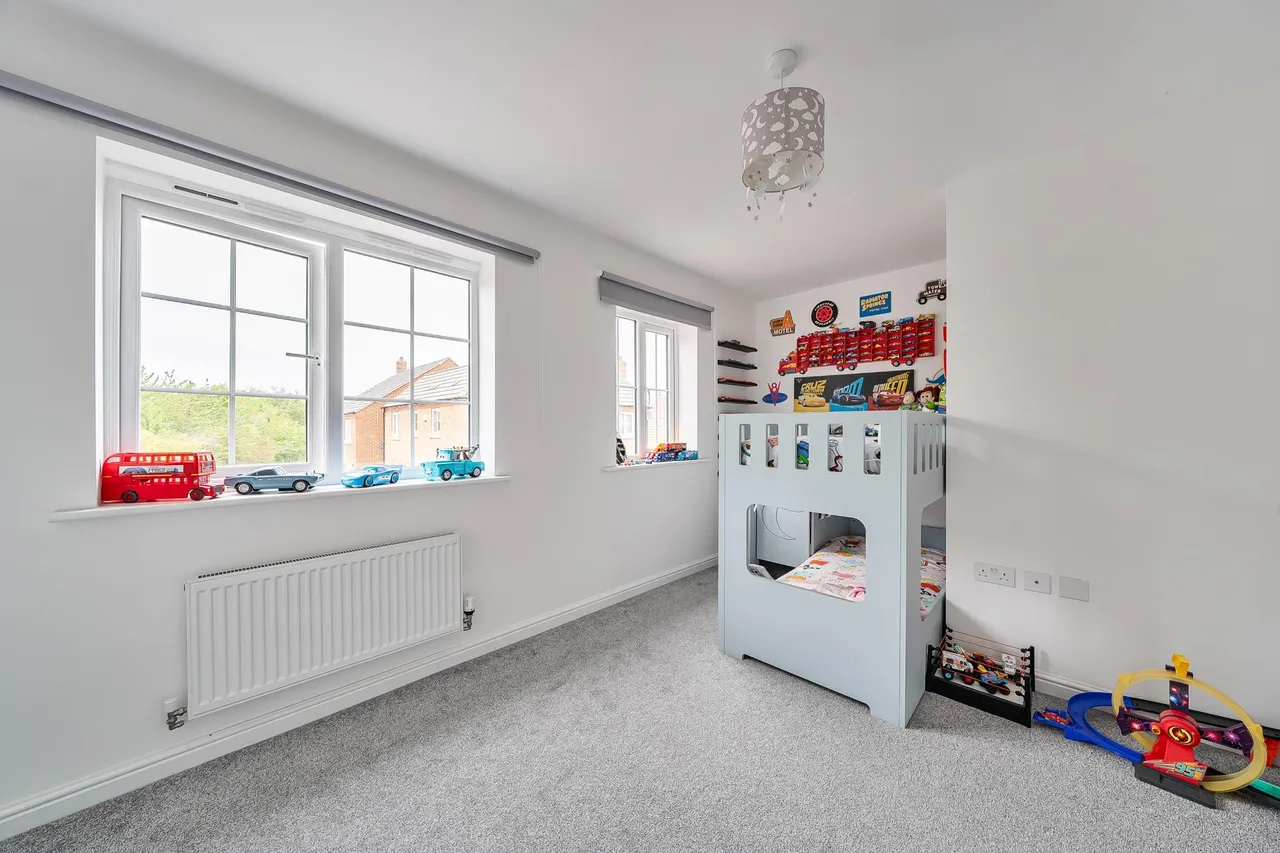 Walshaw Close, Branston, LN4, photo 17