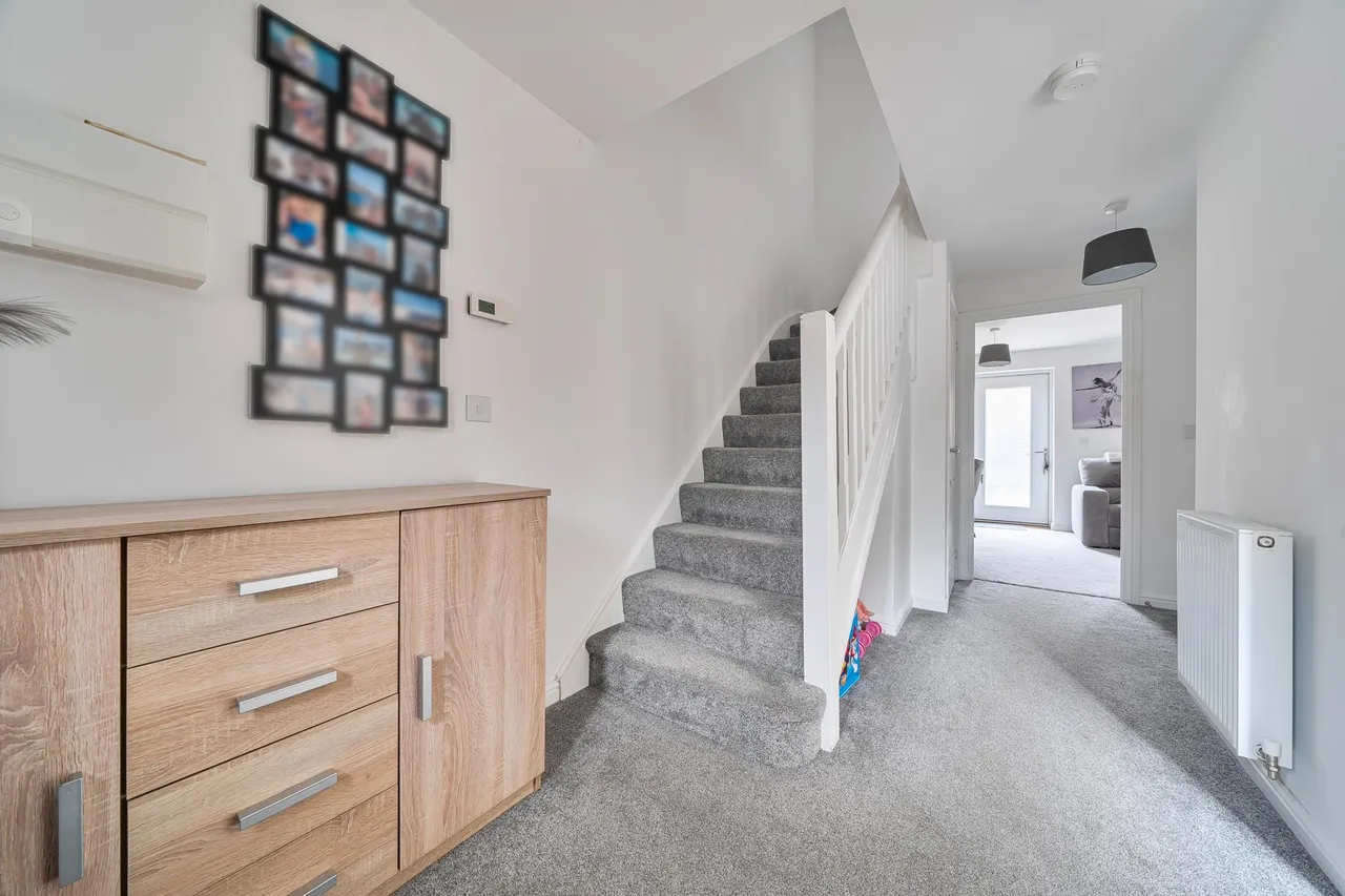 Walshaw Close, Branston, LN4, photo 11