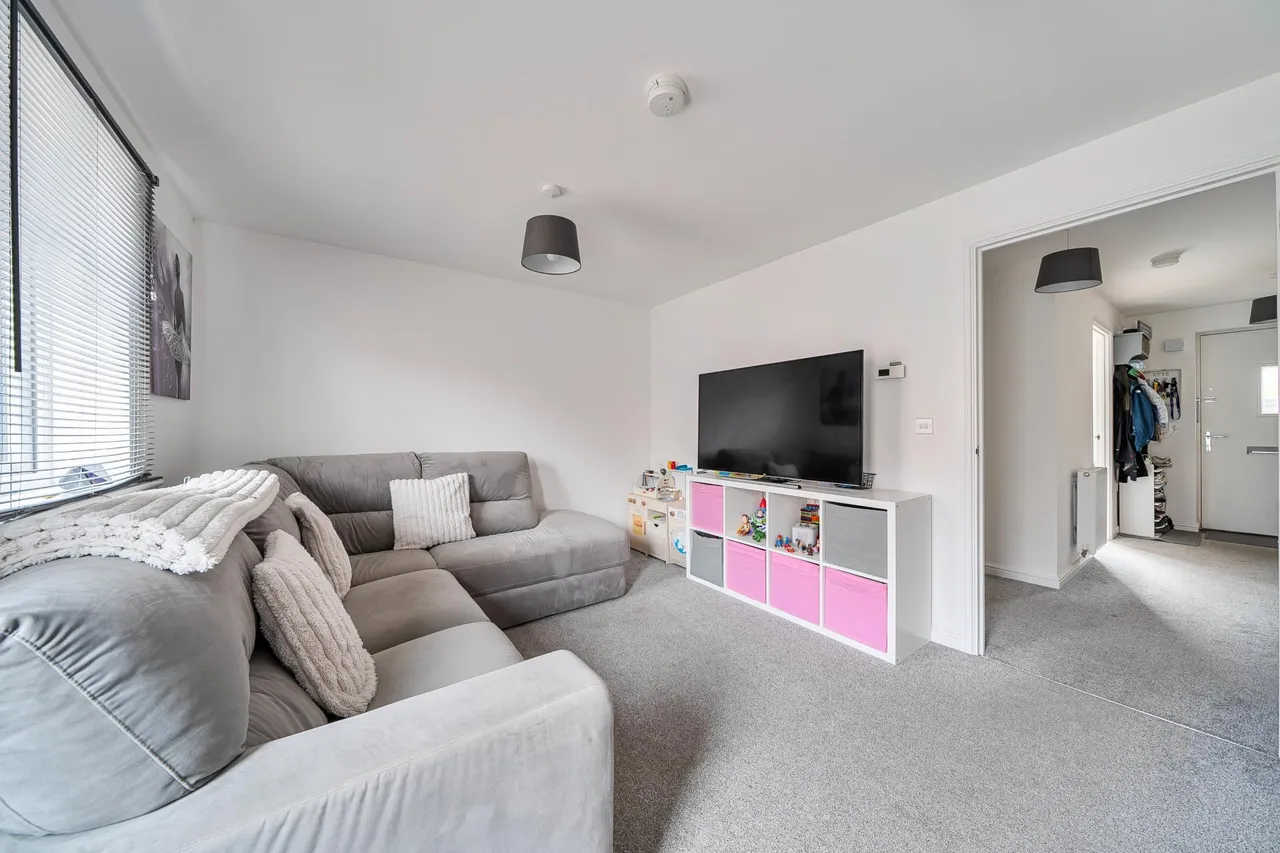 Walshaw Close, Branston, LN4, photo 8