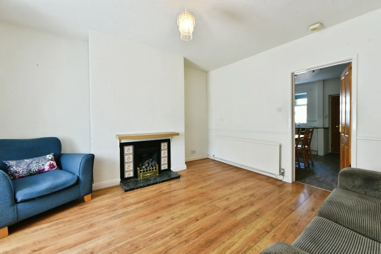 Montagu Street, Compstall, Stockport, Greater Manchester, SK6, photo 4