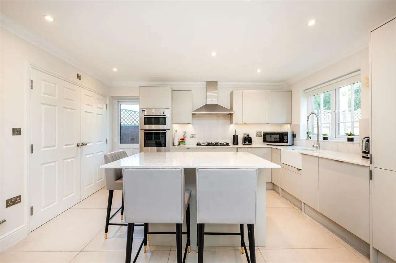 Cavendish Place, Mapesbury, London, NW2 4DQ, photo 4
