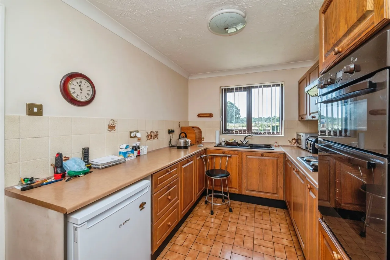 Main Road, Ormesby, Great Yarmouth, photo 7