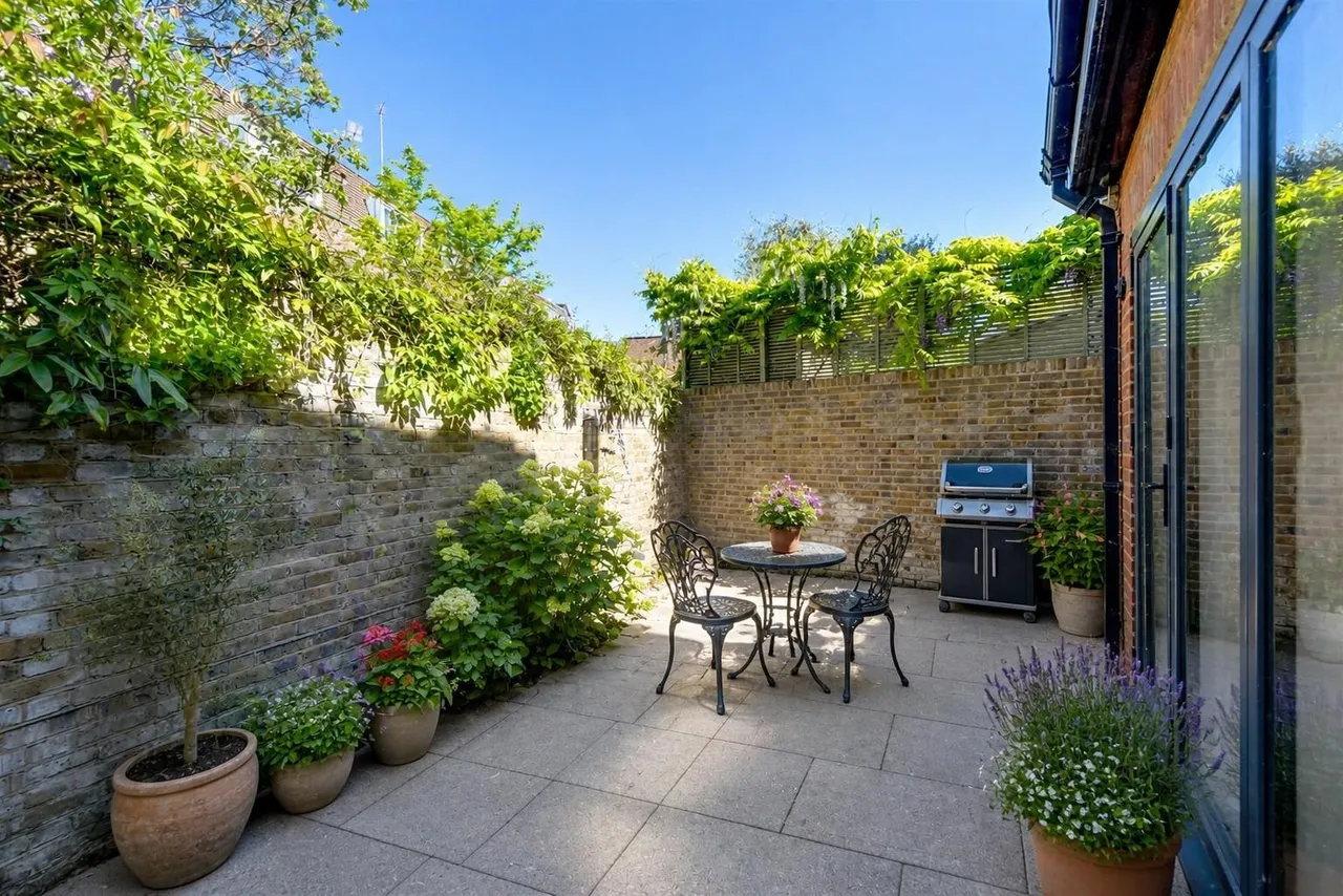 Belsize Road, Swiss Cottage, London NW6 4RD, photo 5