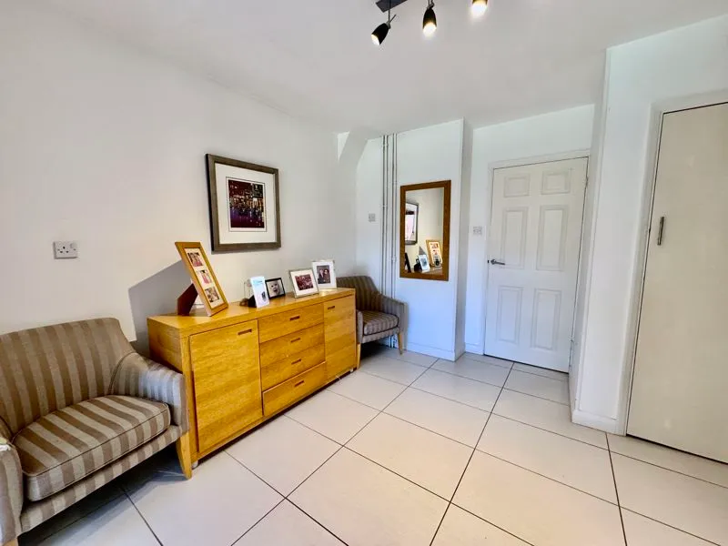 Highlea Avenue, Flackwell Heath HP10 9AD, photo 9