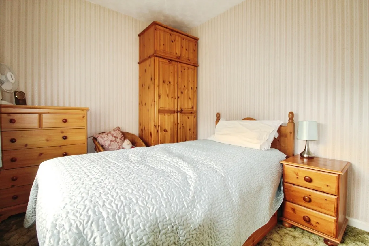 Thele Avenue, Stanstead Abbotts, SG12, photo 9