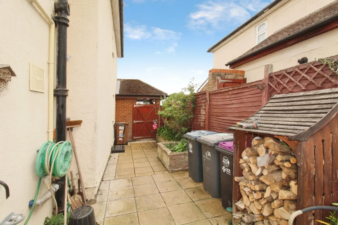 Thele Avenue, Stanstead Abbotts, SG12, photo 28