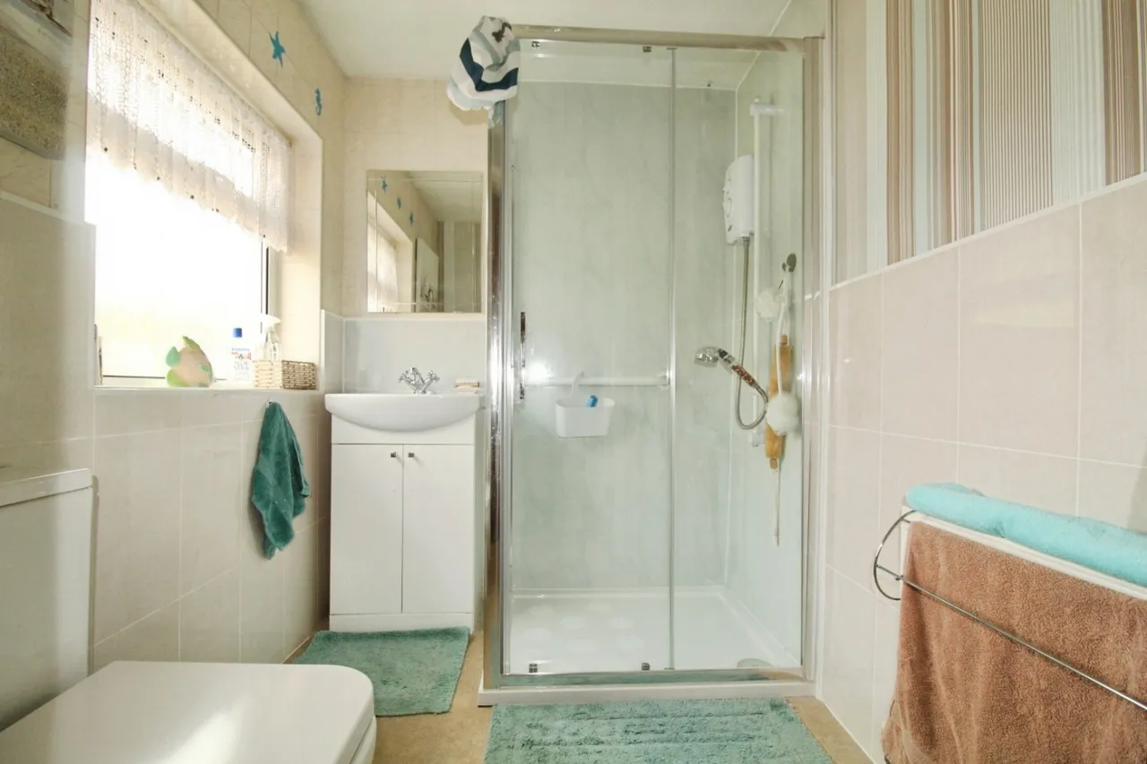 Thele Avenue, Stanstead Abbotts, SG12, photo 5