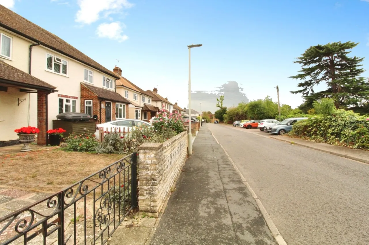 Thele Avenue, Stanstead Abbotts, SG12, photo 14