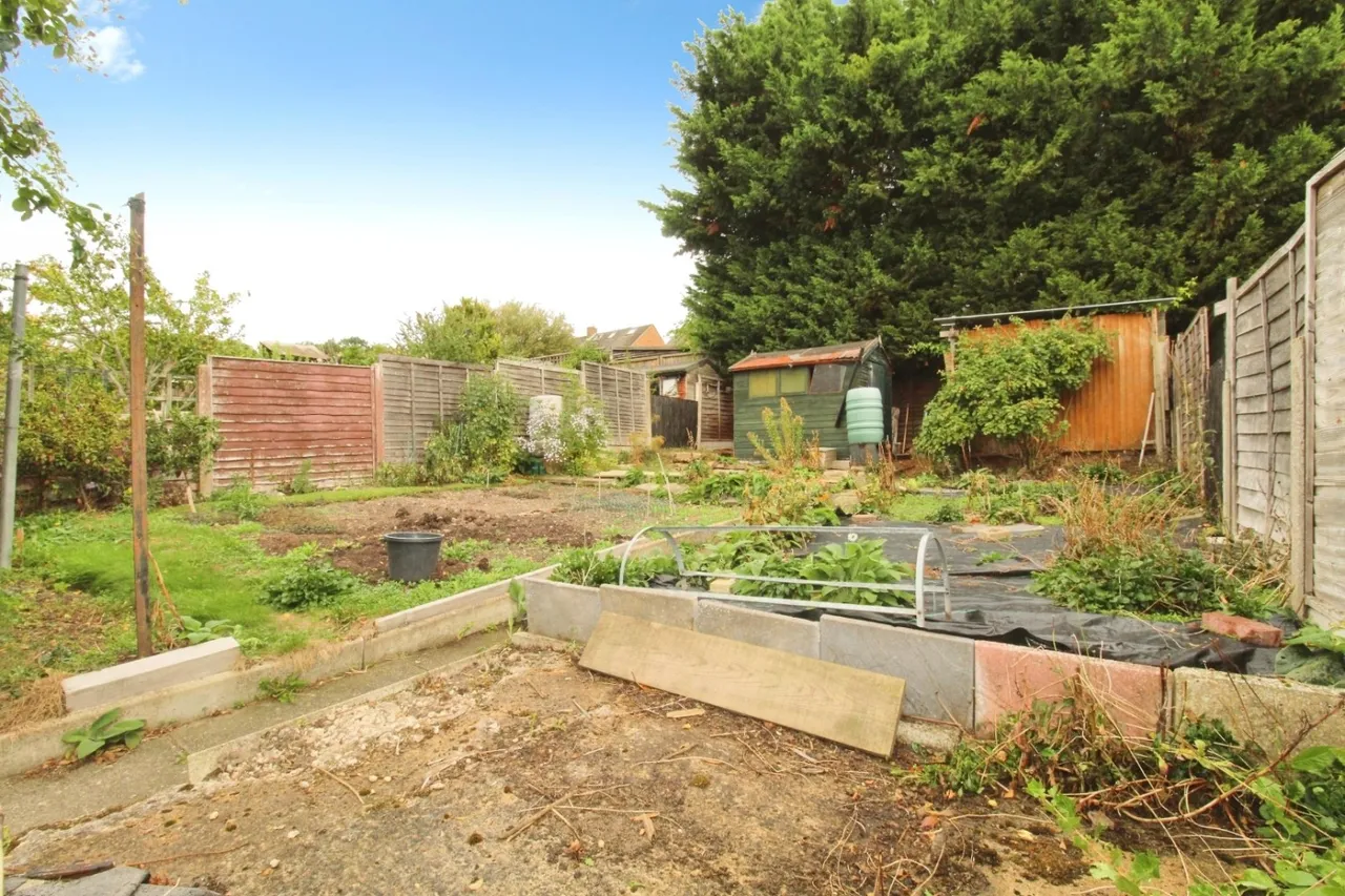 Thele Avenue, Stanstead Abbotts, SG12, photo 15