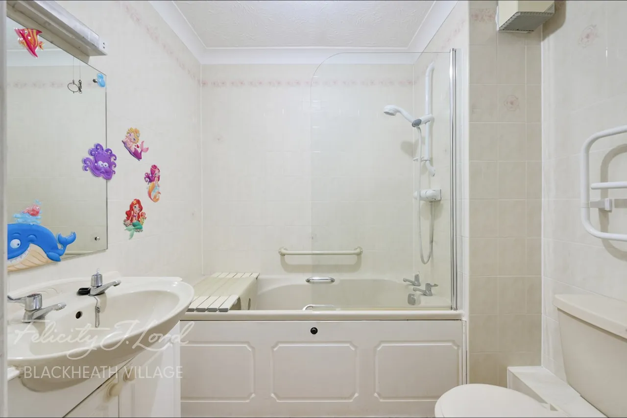 Marvels Lane, London, SE12, photo 9