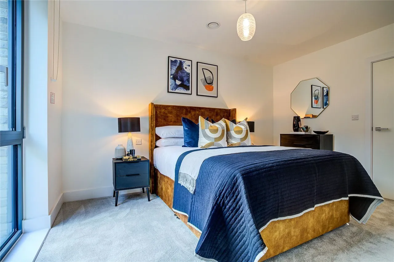 Fairfield Avenue, Staines-Upon-Thames, TW18, photo 8