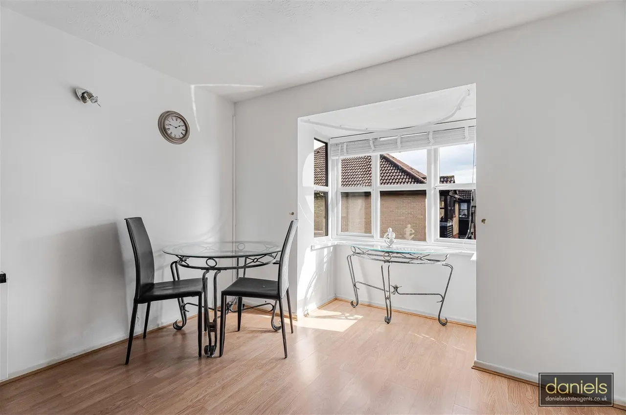 Conifer Way, Wembley, HA0, photo 5