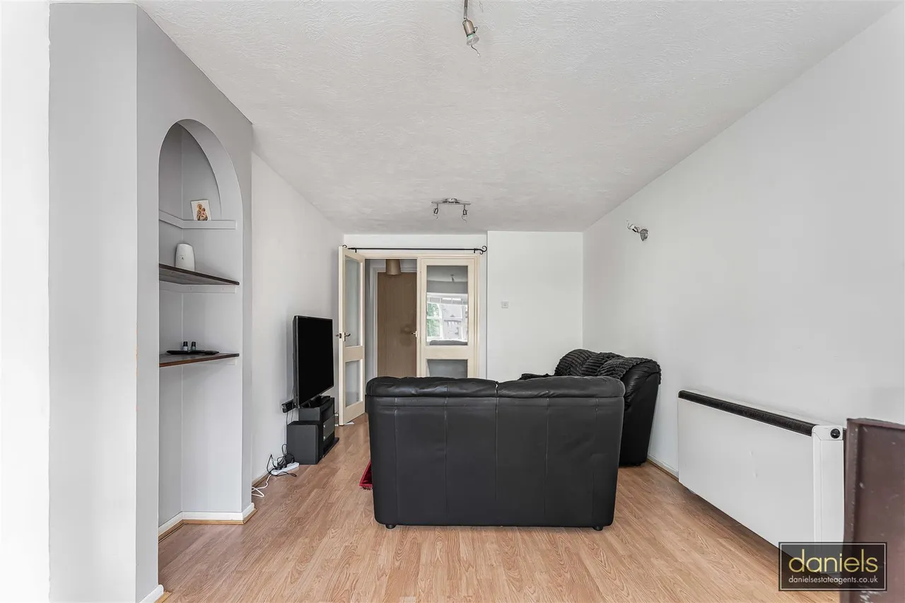 Conifer Way, Wembley, HA0, photo 6