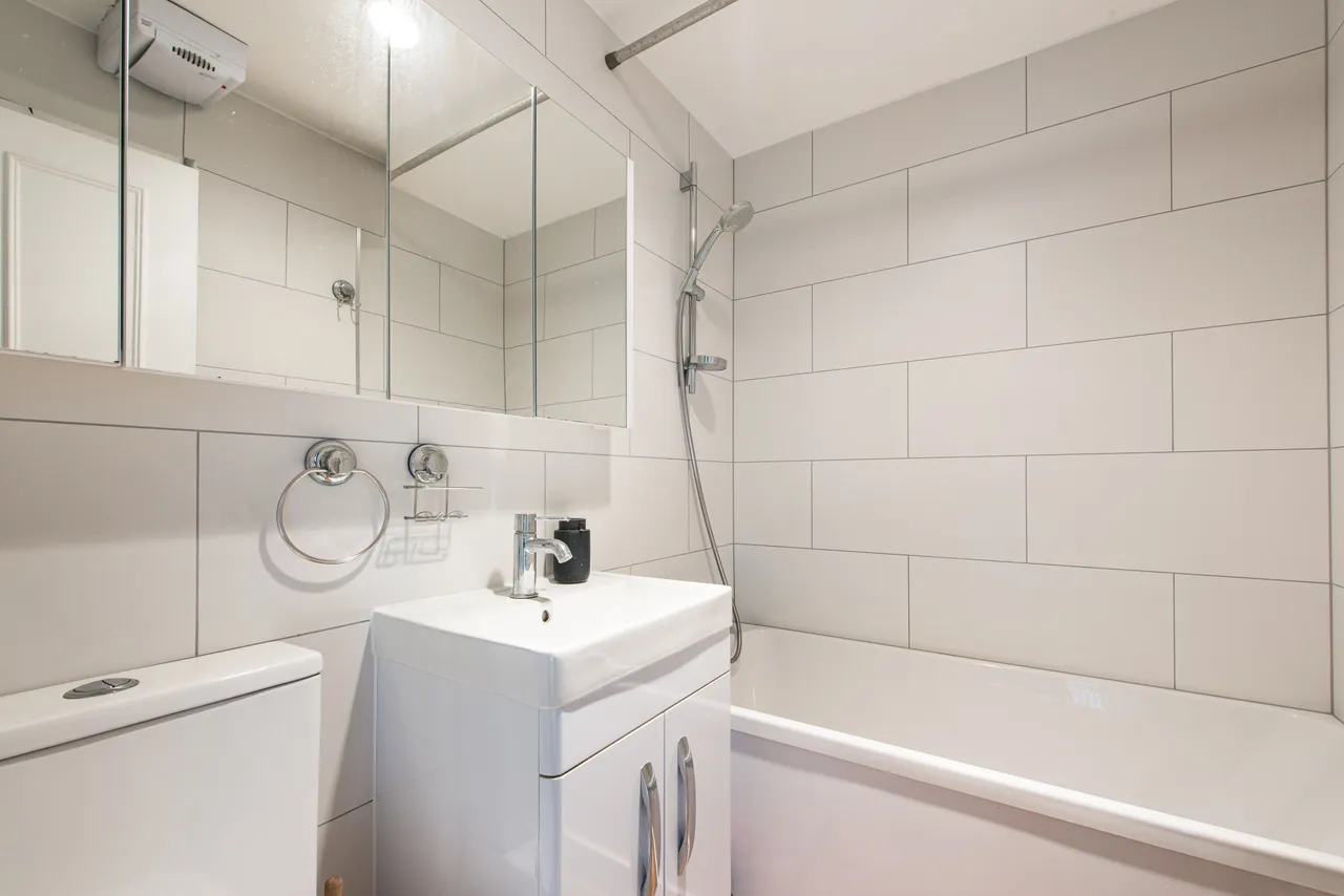 Flat 1, 132 Belsize Road, London, photo 7