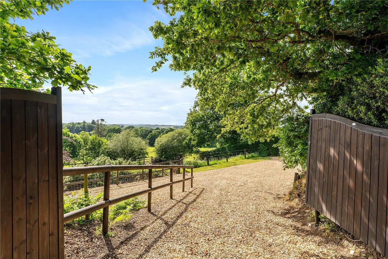 North Gorley, Fordingbridge, SP6, photo 32