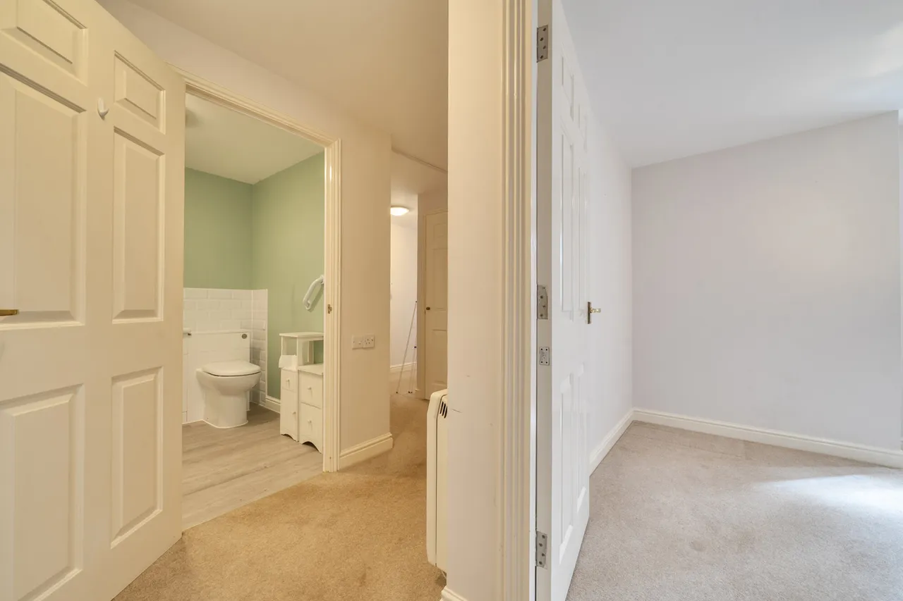High Street, Rickmansworth, WD3, photo 13