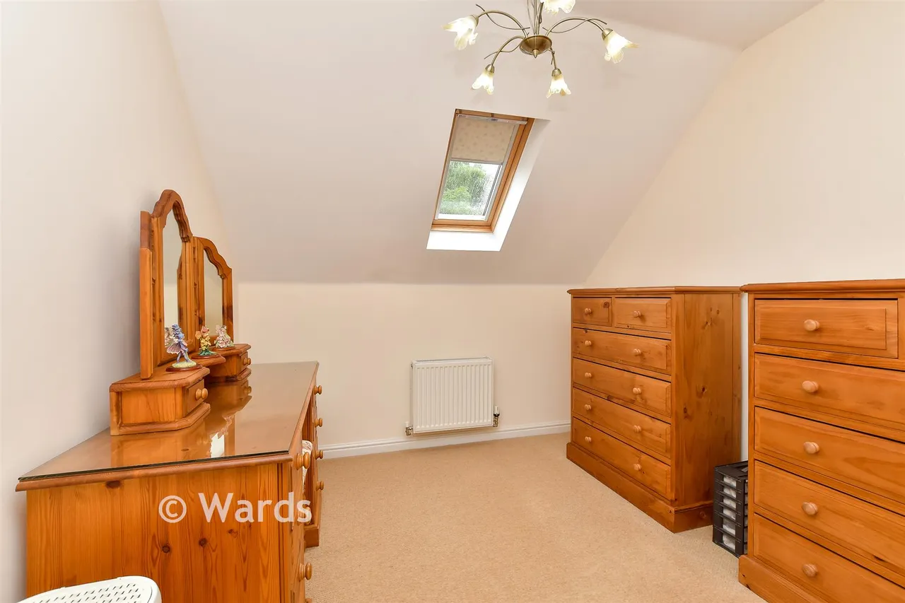 Shelduck Close, Allhallows, ME3, photo 12