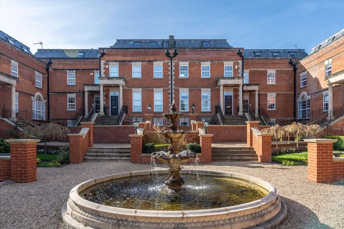 5 bed house for sale, London Road, Sunninghill, SL5