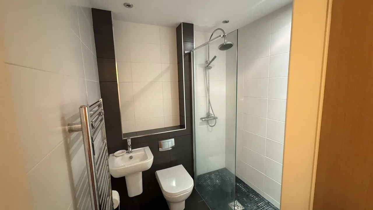 Hall Road West, L23, photo 9