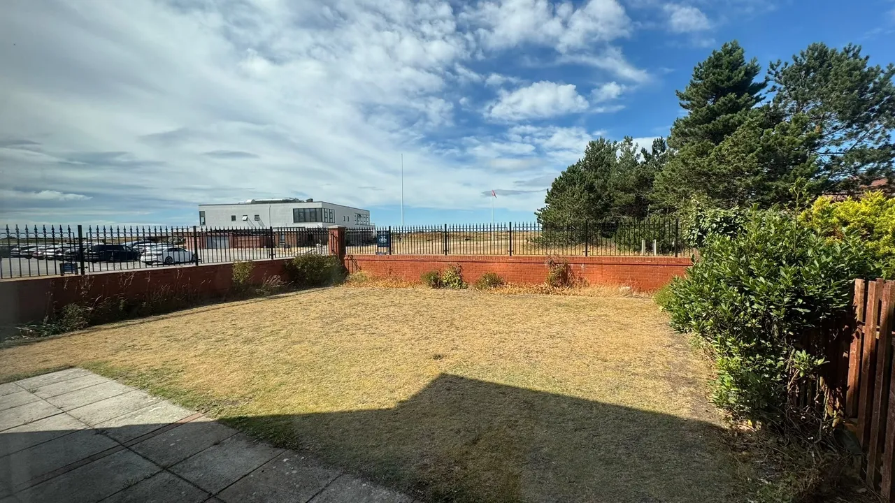 Hall Road West, L23, photo 10