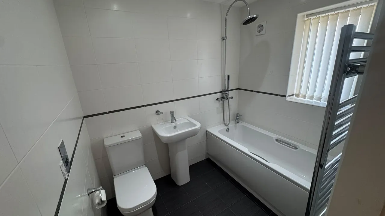 Hall Road West, L23, photo 8
