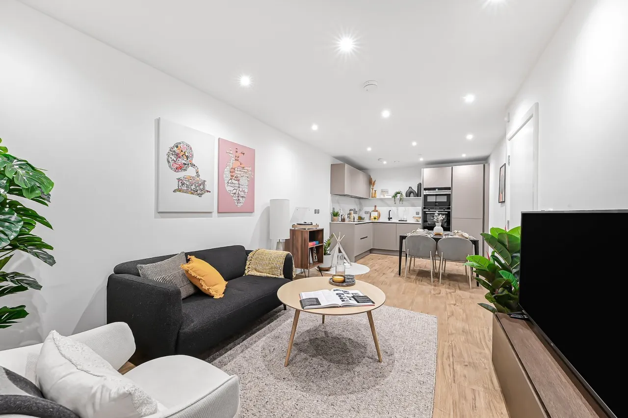 Sanday Drive, London, NW9, photo 15
