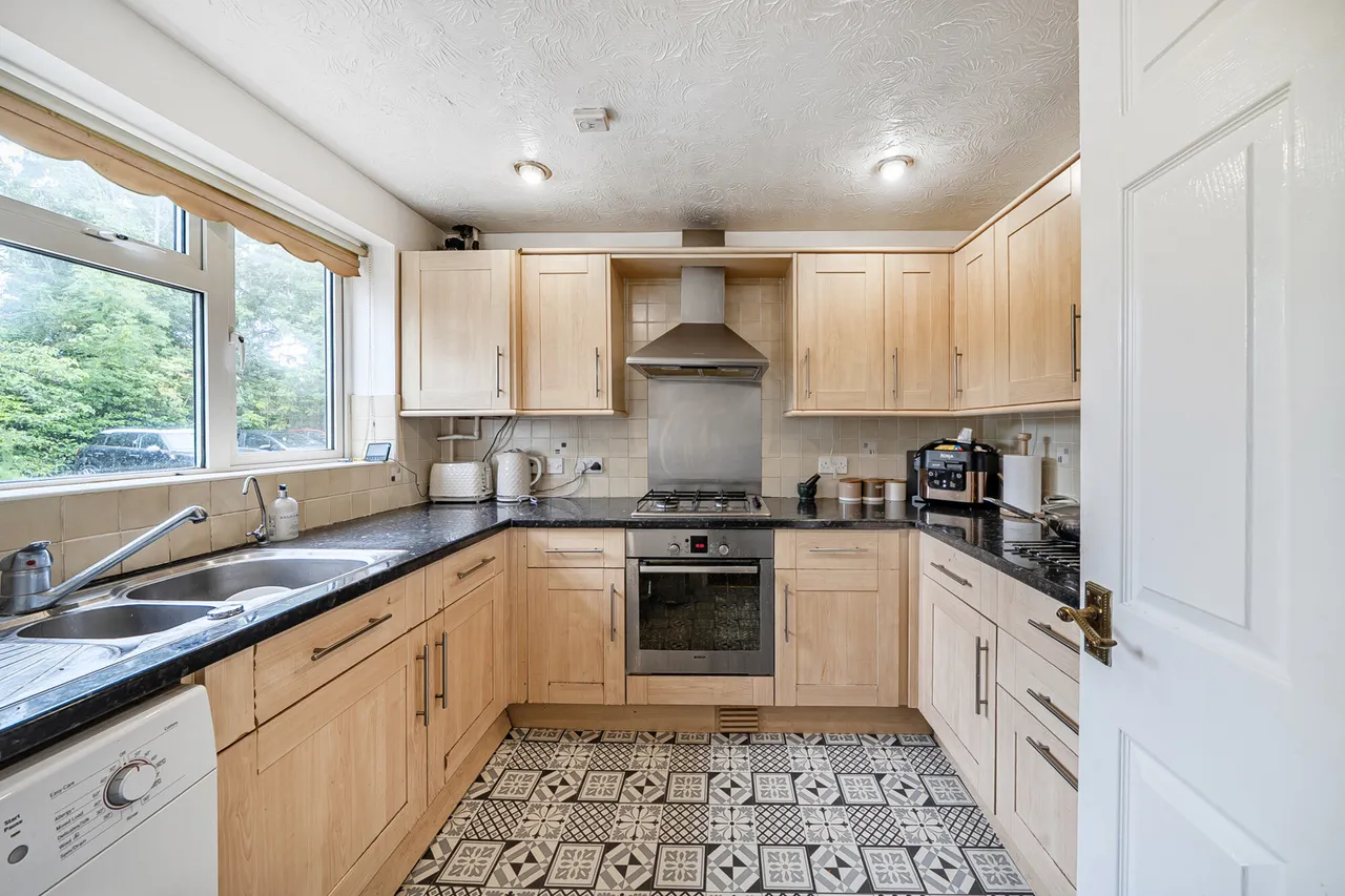 Mayfly Close, Eastcote, HA5, photo 2