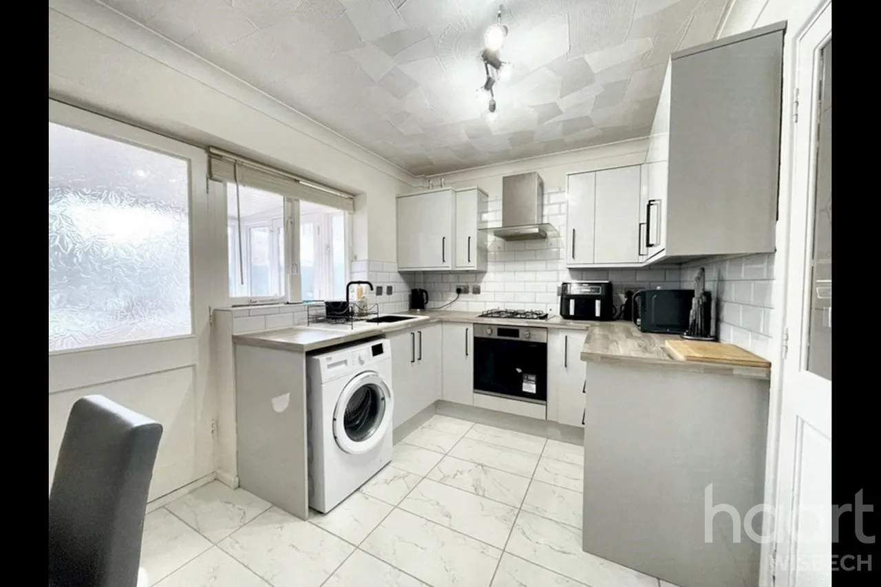 Henry Warby Avenue, Elm, PE14, photo 3