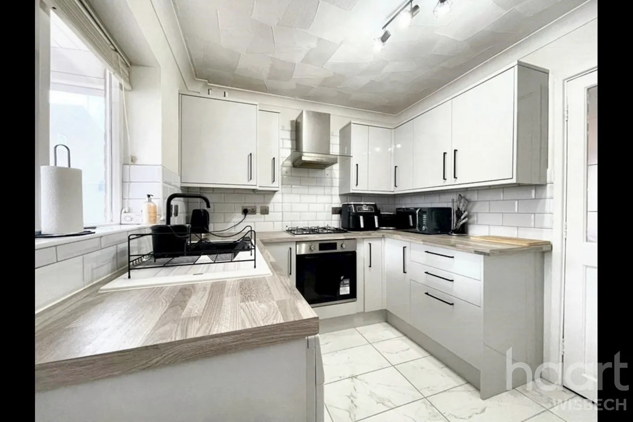 Henry Warby Avenue, Elm, PE14, photo 10