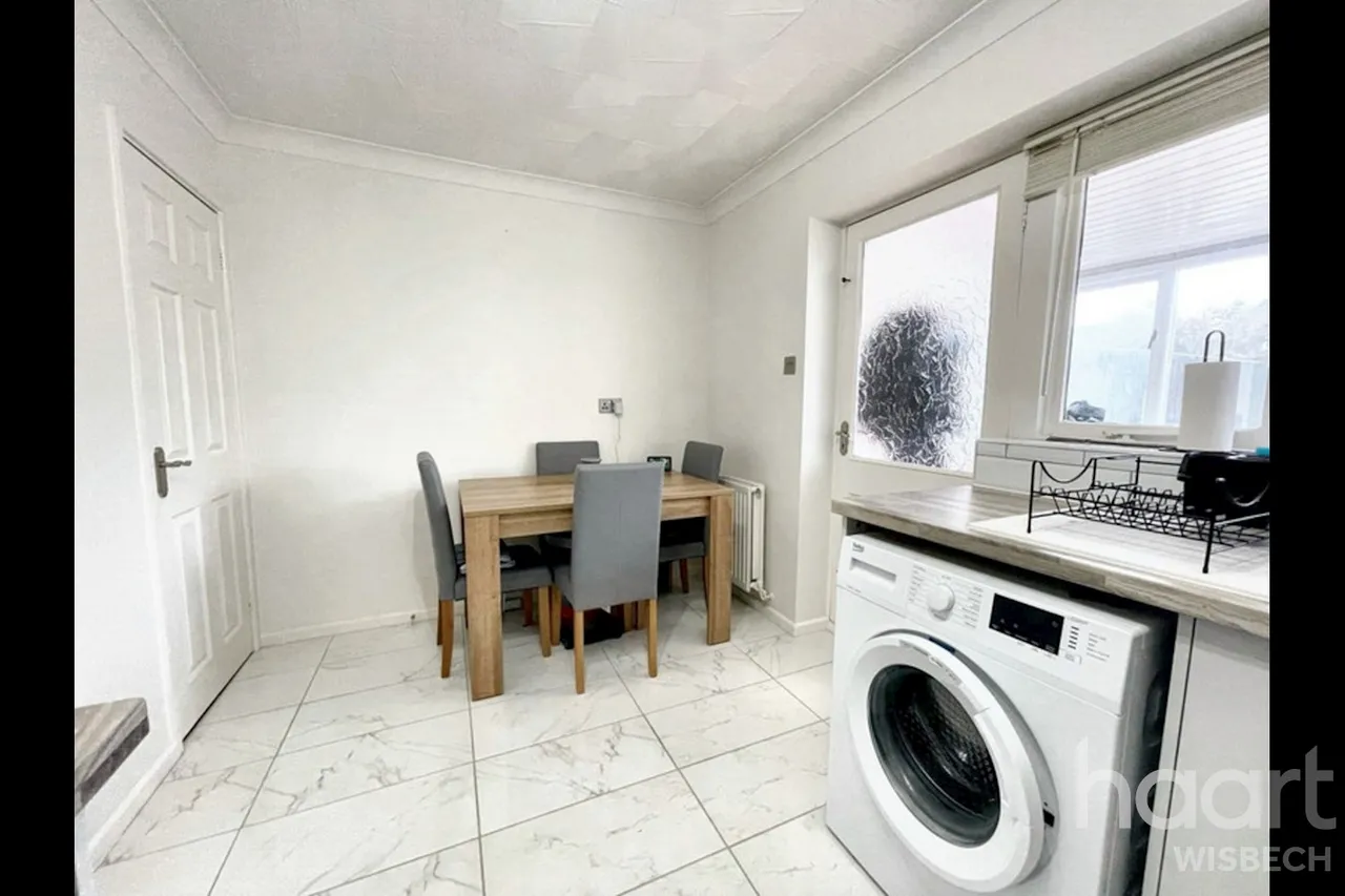 Henry Warby Avenue, Elm, PE14, photo 11