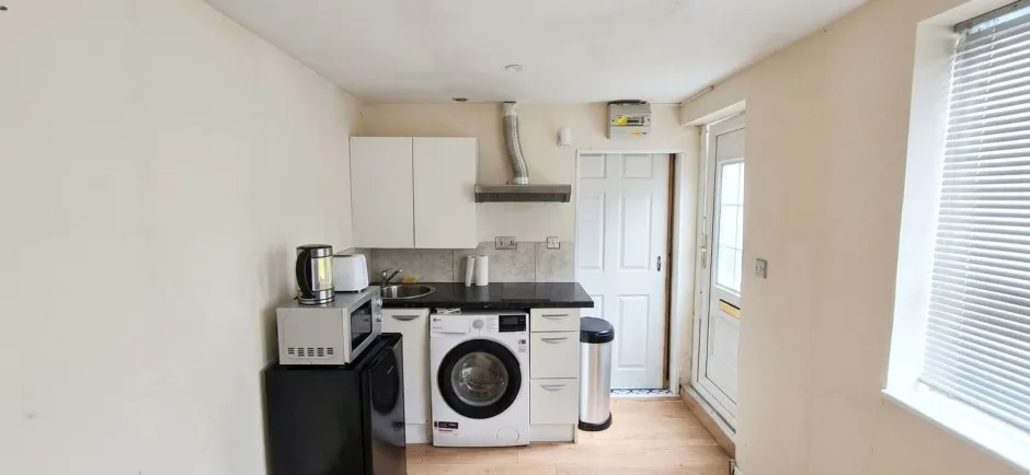 Pinkwell Avenue, Hayes, UB3, photo 14