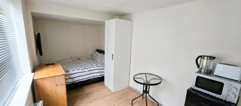 Pinkwell Avenue, Hayes, UB3, photo 15