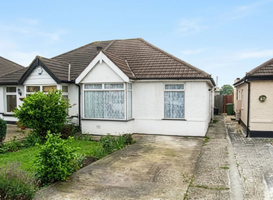 3 bed house to rent, Pinkwell Avenue, Hayes, UB3