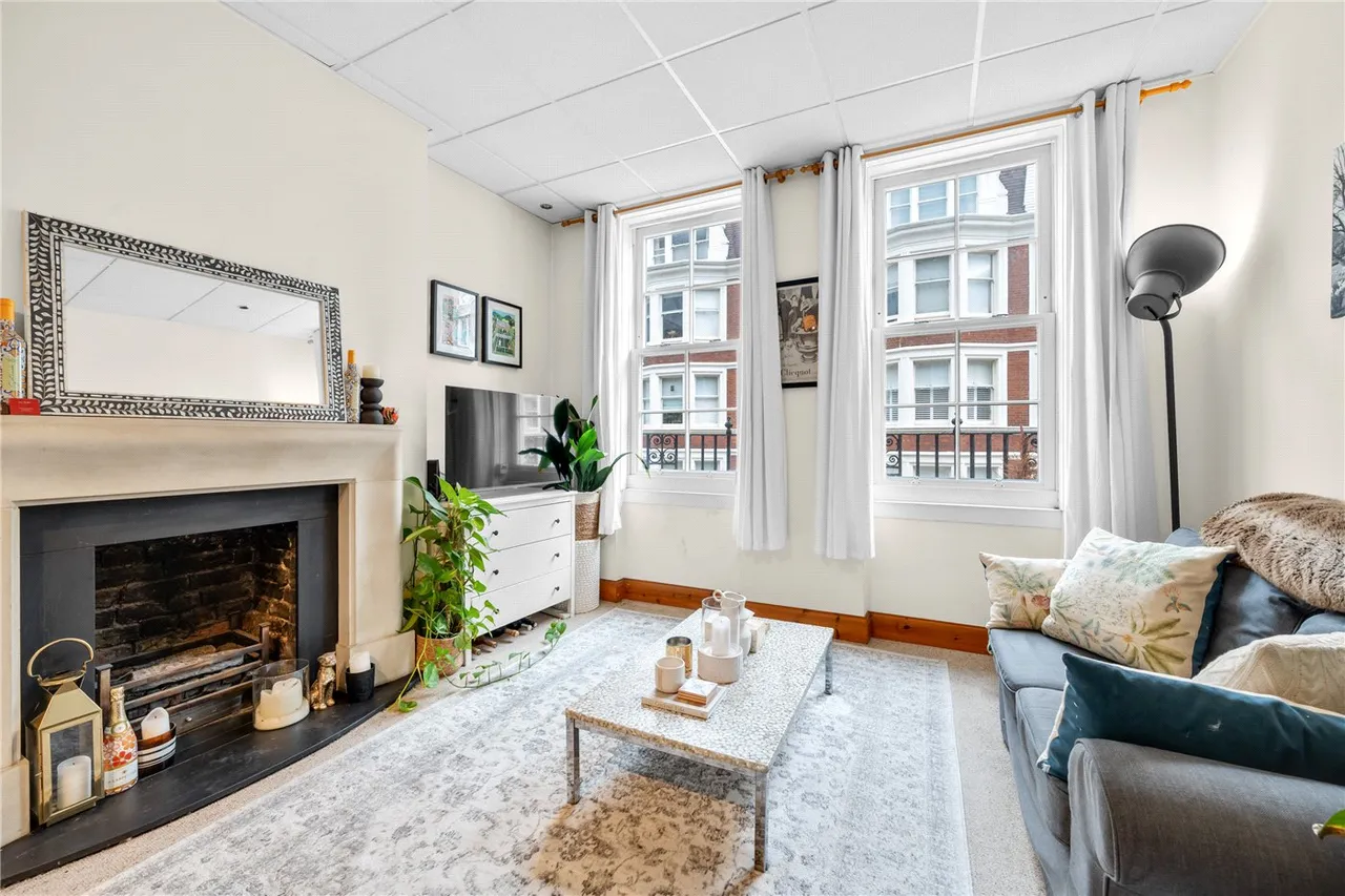 Chenies Street, London, WC1E, photo 4