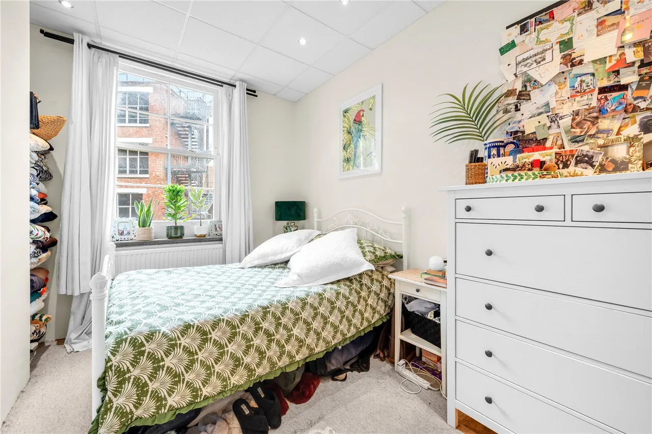 1 bed flat for sale — Chenies Street, London, WC1E