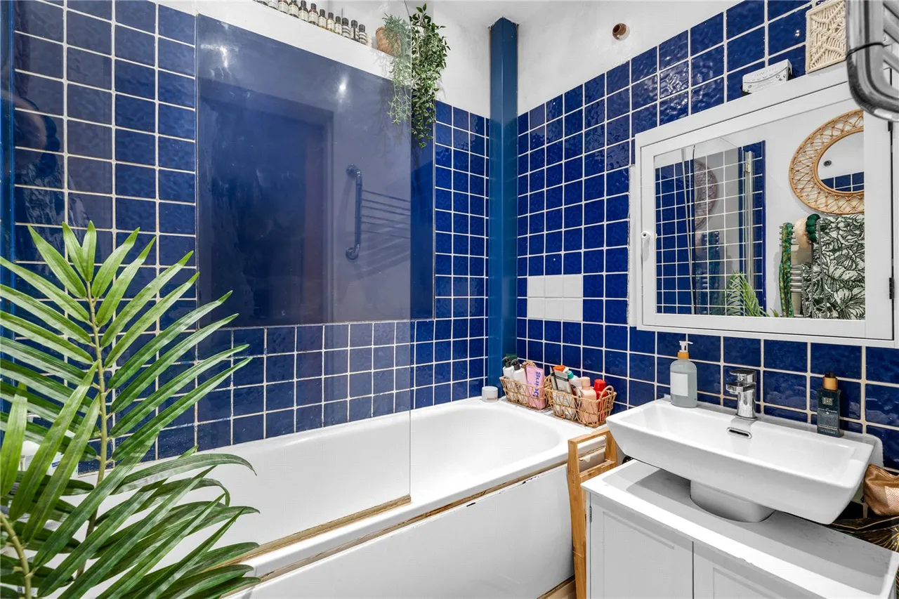 Chenies Street, London, WC1E, photo 2