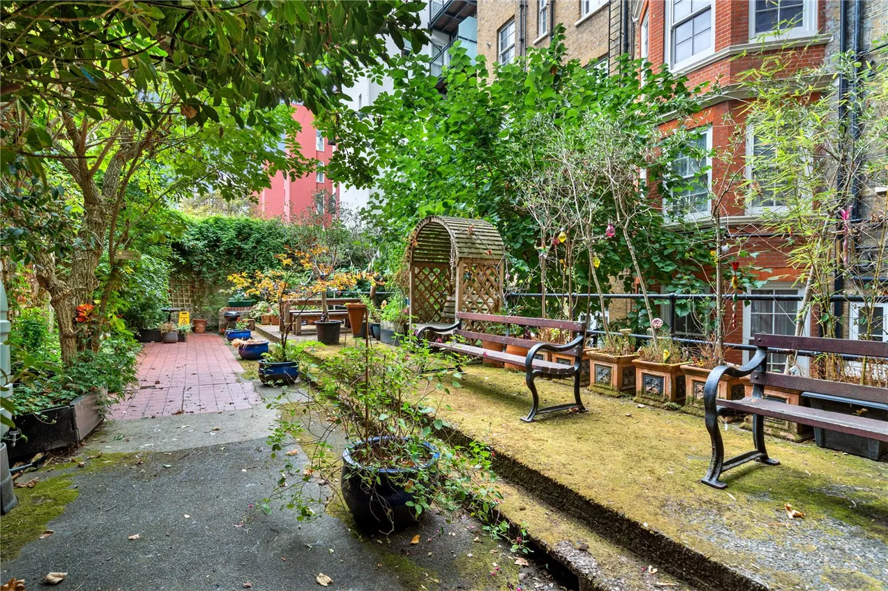 Chenies Street, London, WC1E, photo 10