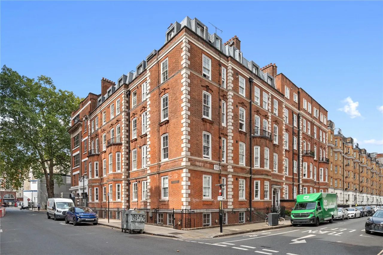 Chenies Street, London, WC1E, photo 12