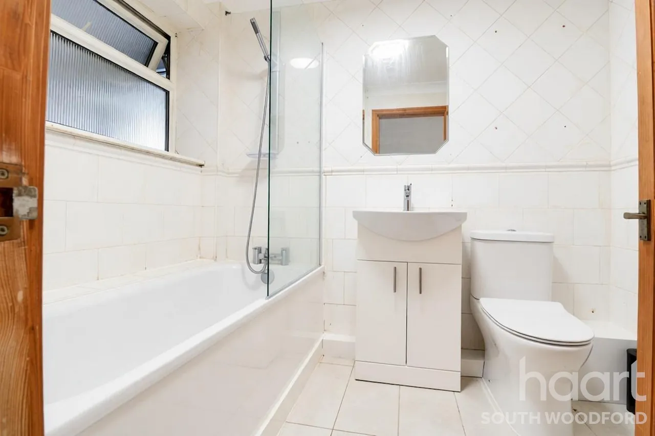 Lynwood Close, London, E18, photo 6
