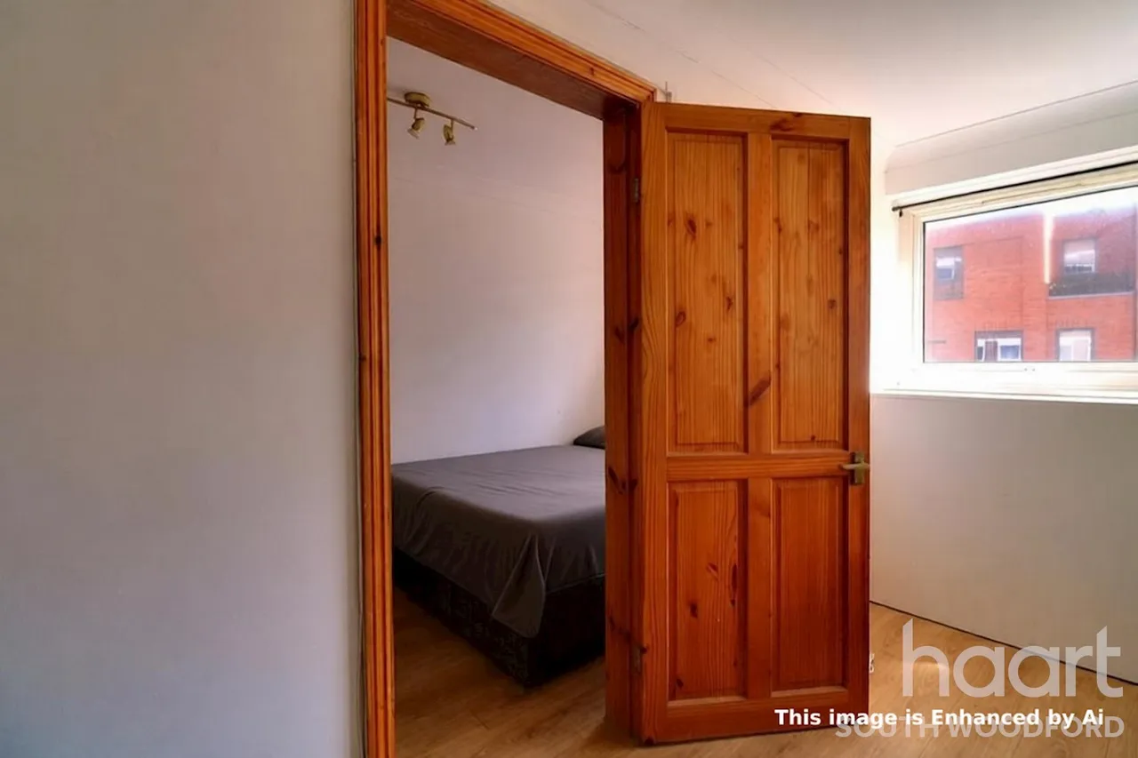 Lynwood Close, London, E18, photo 7