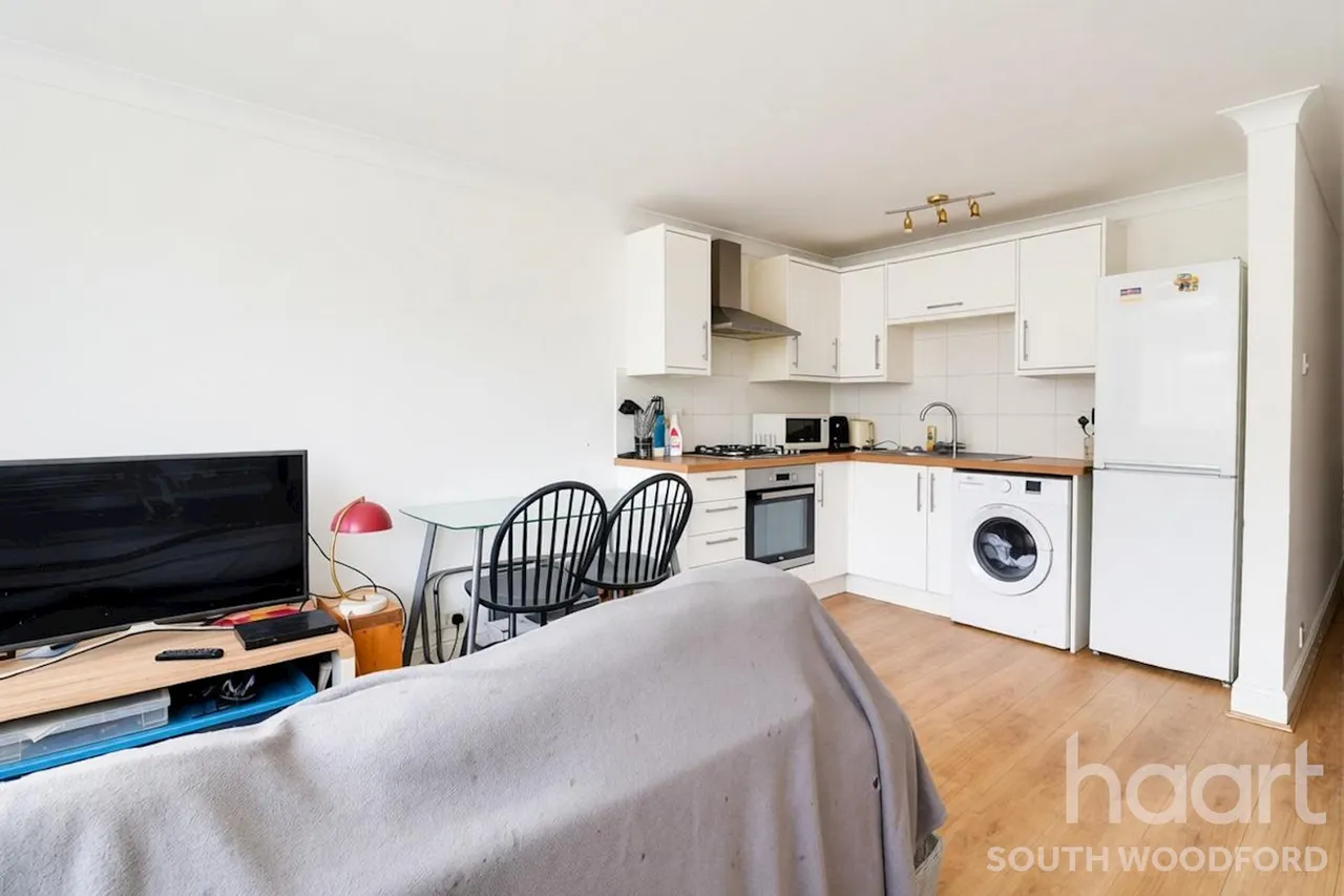 Lynwood Close, London, E18, photo 3