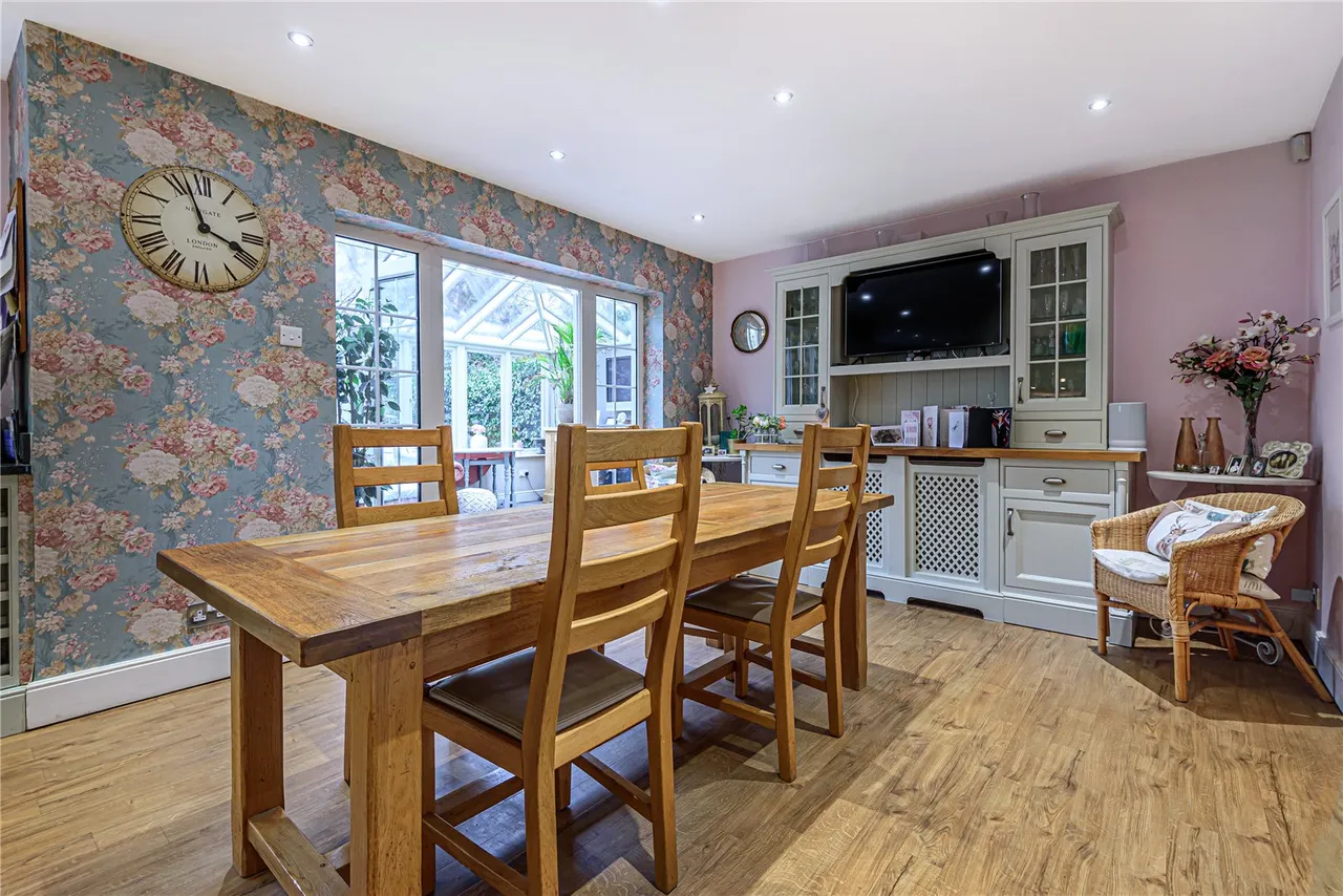 Warwick Close, Hampton, London, TW12 2TZ, photo 4