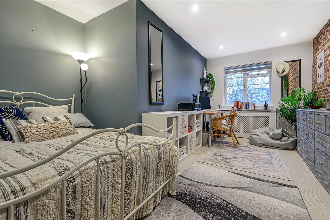 Warwick Close, Hampton, London, TW12 2TZ, photo 8