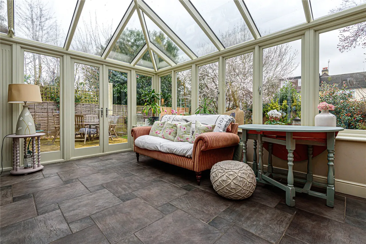 Warwick Close, Hampton, London, TW12 2TZ, photo 6