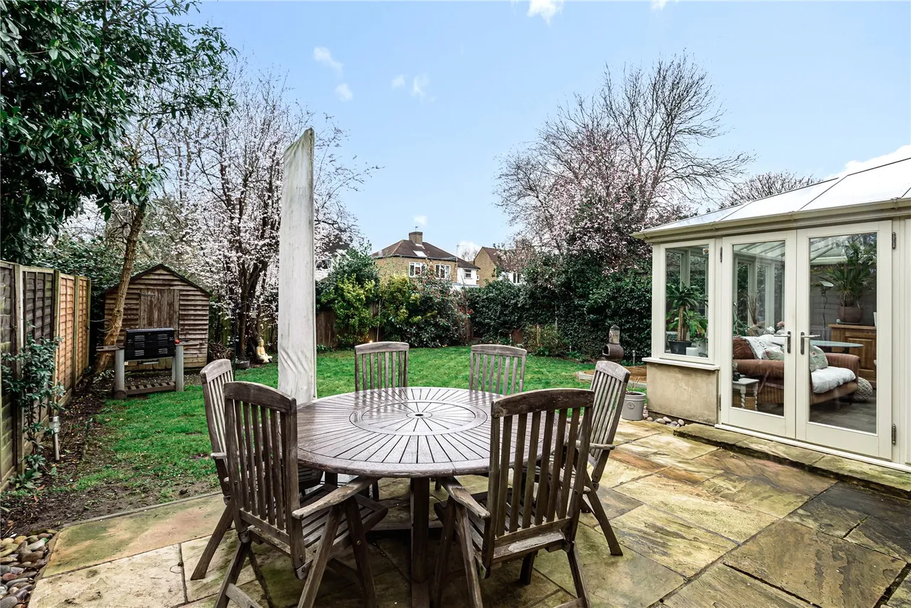 Warwick Close, Hampton, London, TW12 2TZ, photo 14