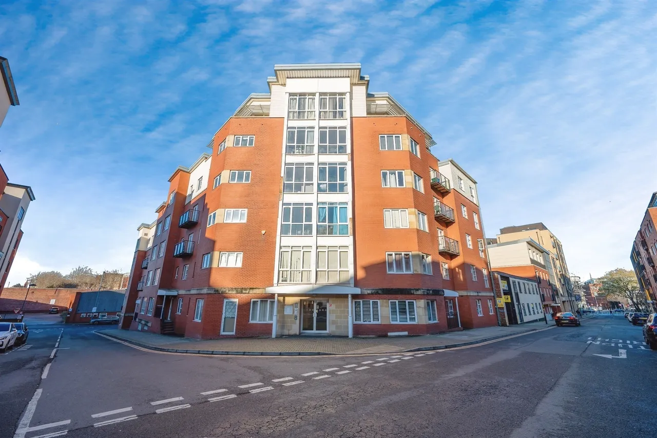2 bed flat for sale, Townsend Way, Birmingham, B1