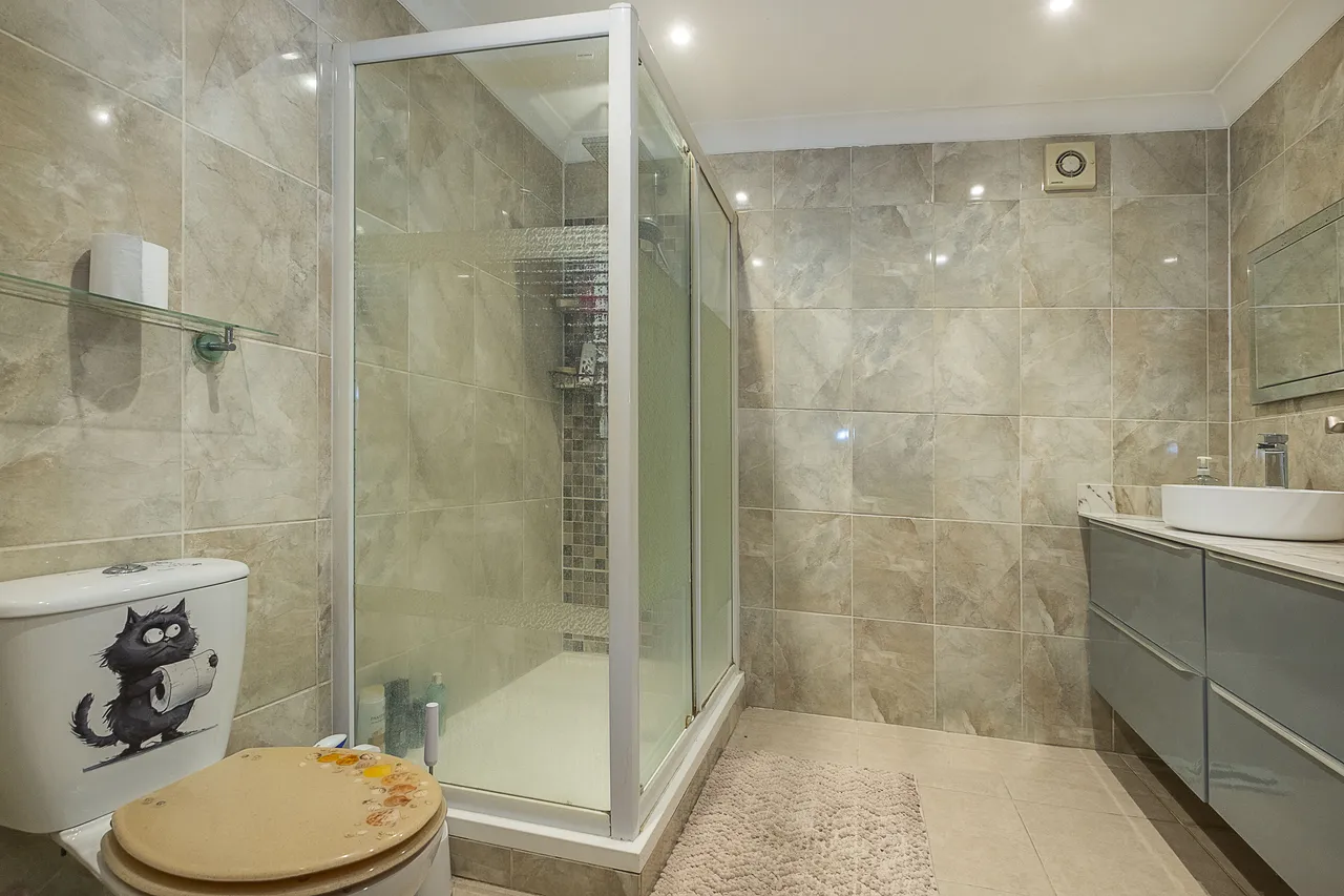Robin Hood Way, London, SW15, photo 7