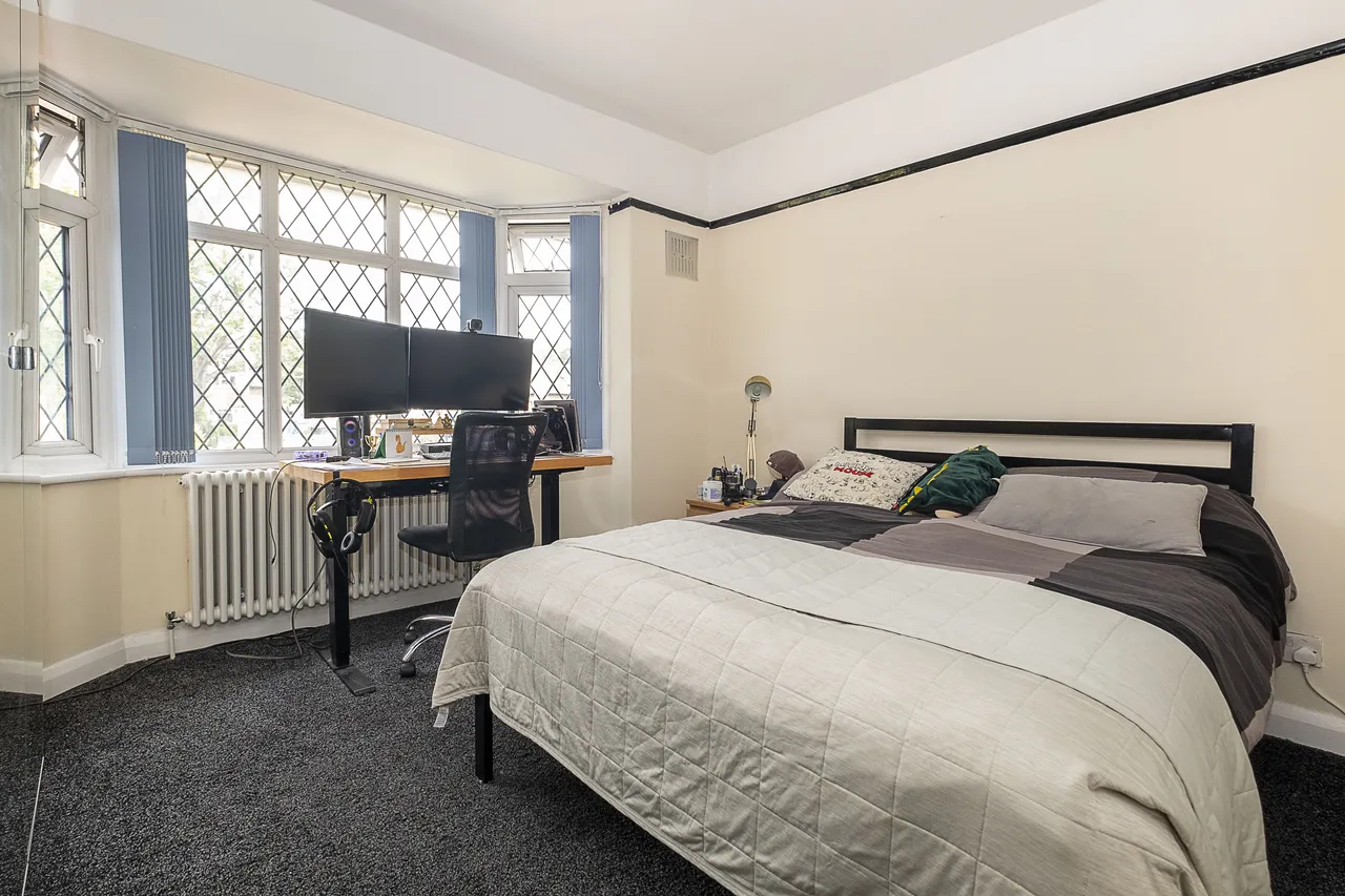 Robin Hood Way, London, SW15, photo 3