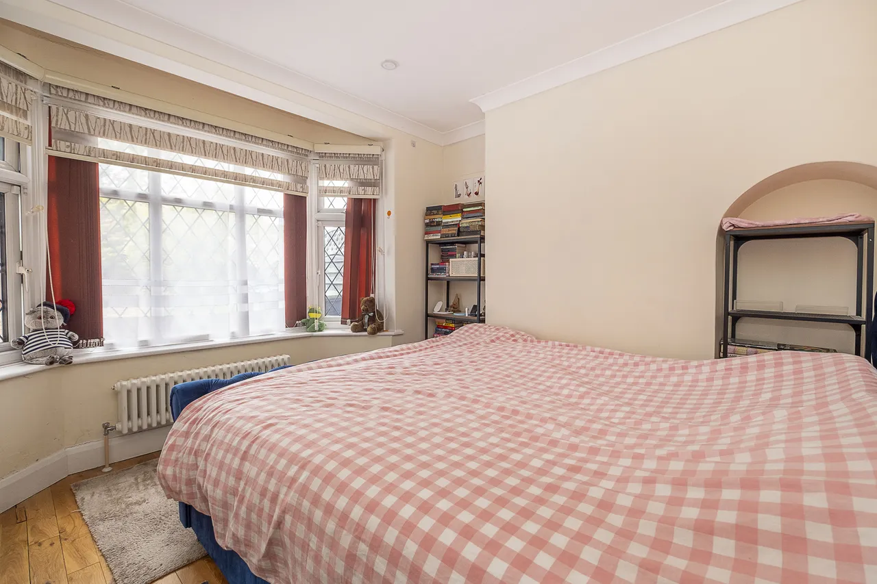 Robin Hood Way, London, SW15, photo 6